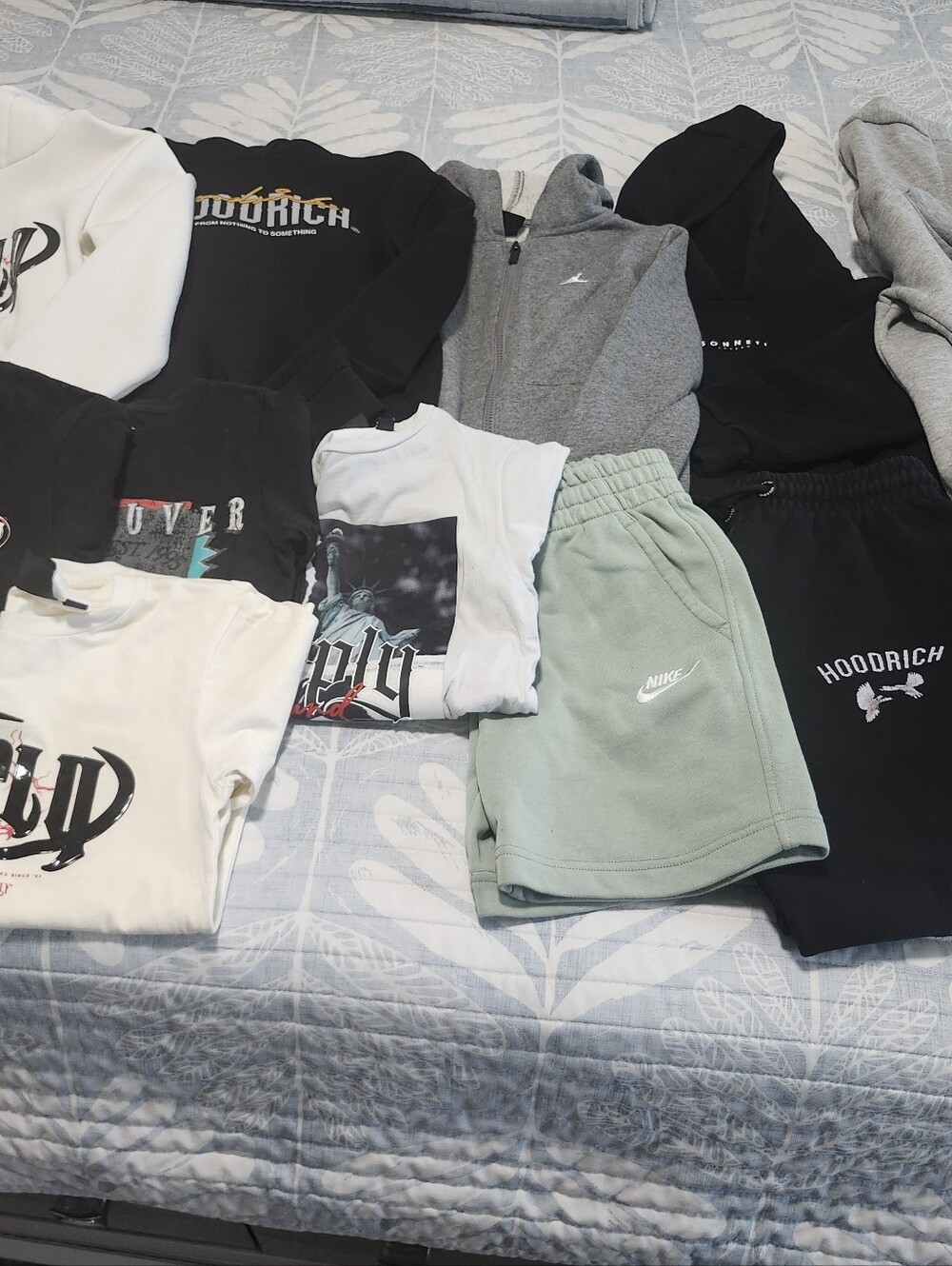 BOYS BUNDLE - Picture 1 of 10
